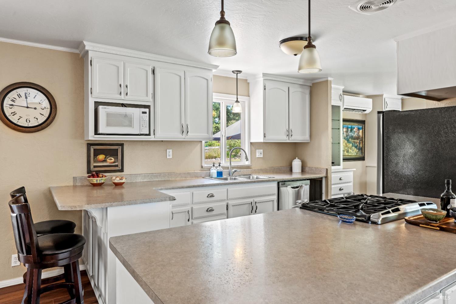 Detail Gallery Image 8 of 53 For 2650 Old River Rd, Ukiah,  CA 95482 - 2 Beds | 2 Baths