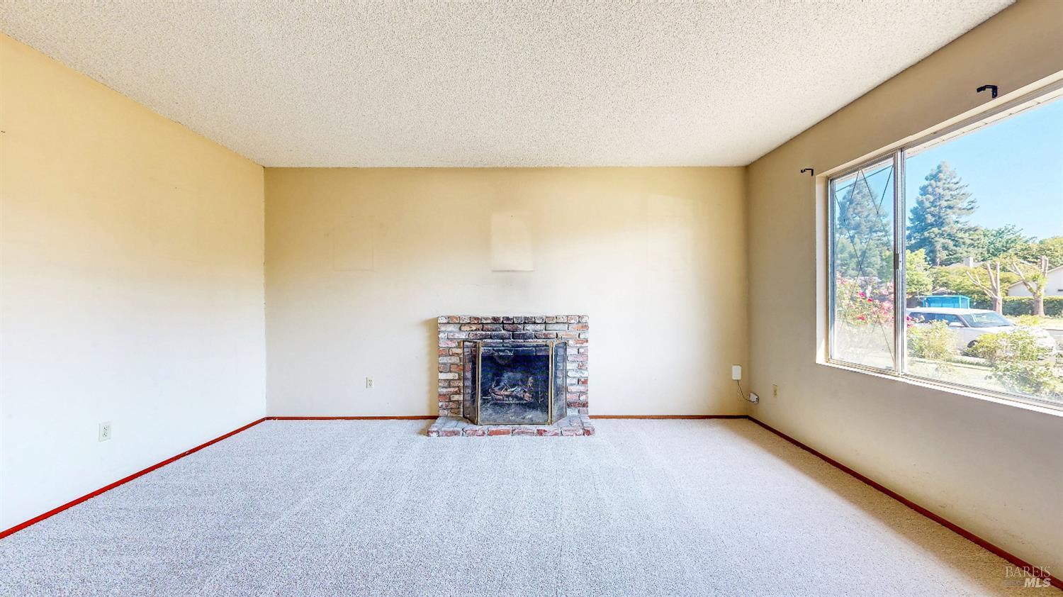 Detail Gallery Image 5 of 50 For 626 Ely Blvd, Petaluma,  CA 94954 - 3 Beds | 2 Baths