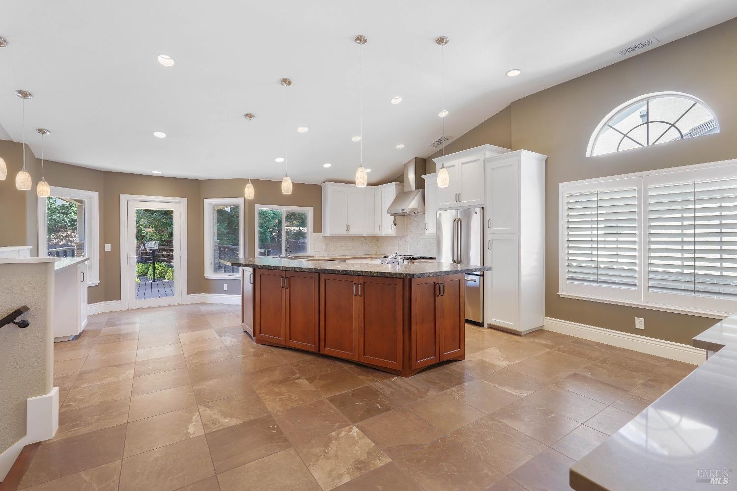 Detail Gallery Image 11 of 87 For 243 Lone Oak Dr, Vacaville,  CA 95688 - 4 Beds | 3 Baths