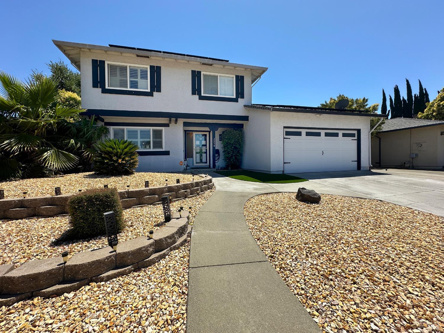 Detail Gallery Image 3 of 44 For 2098 Strauss Dr, Fairfield,  CA 94533 - 4 Beds | 2/1 Baths