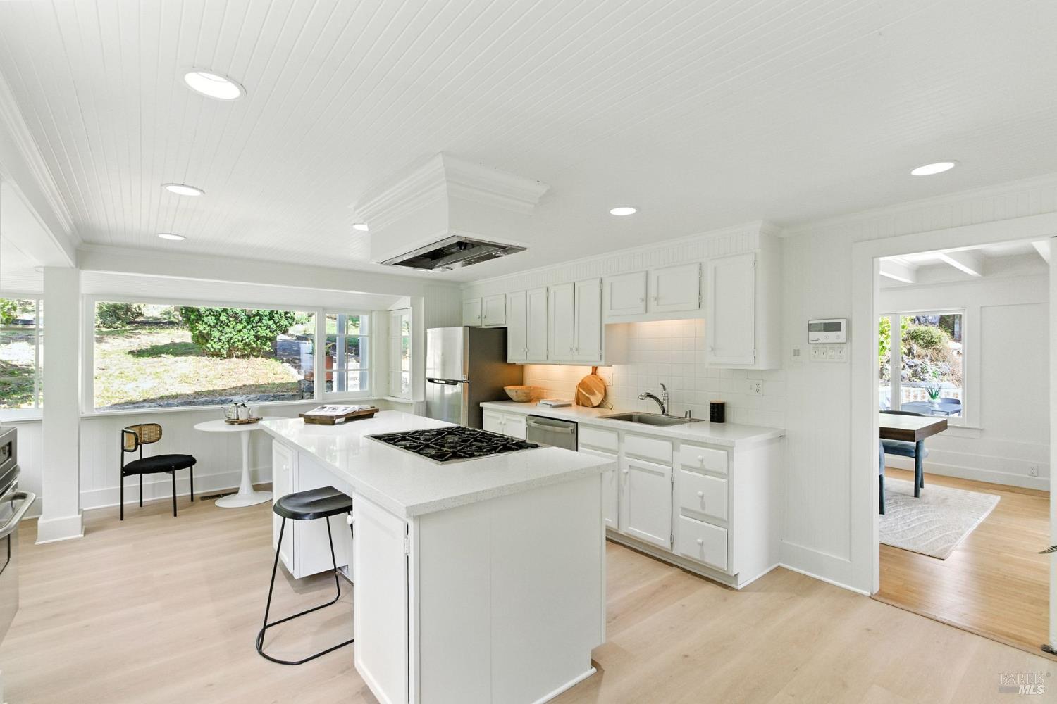 Detail Gallery Image 20 of 47 For 3337 Shoreline Highway Unkn, Stinson Beach,  CA 94970 - 3 Beds | 2/1 Baths