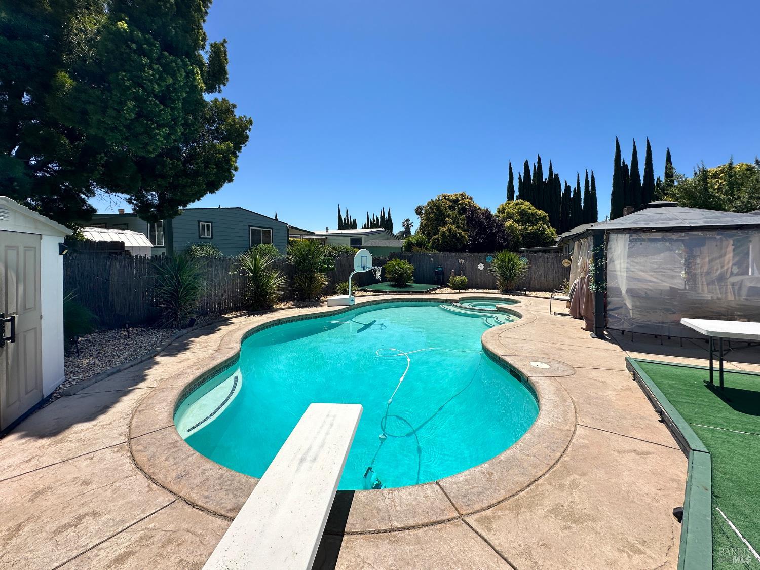 Detail Gallery Image 27 of 44 For 2098 Strauss Dr, Fairfield,  CA 94533 - 4 Beds | 2/1 Baths