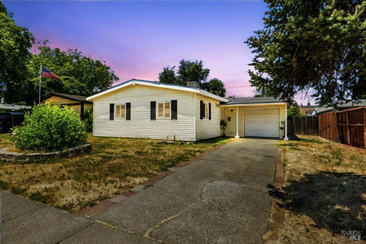 Detail Gallery Image 3 of 17 For 380 Deodara St, Vacaville,  CA 95688 - 3 Beds | 1 Baths