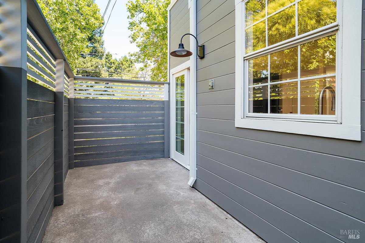 Detail Gallery Image 19 of 37 For 523 B St, San Rafael,  CA 94901 - 7 Beds | 4 Baths