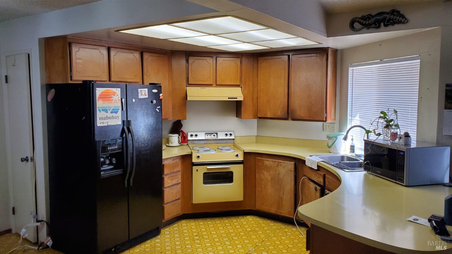 Detail Gallery Image 5 of 8 For 2804 Elmhurst Cir, Fairfield,  CA 94533 - 4 Beds | 2 Baths