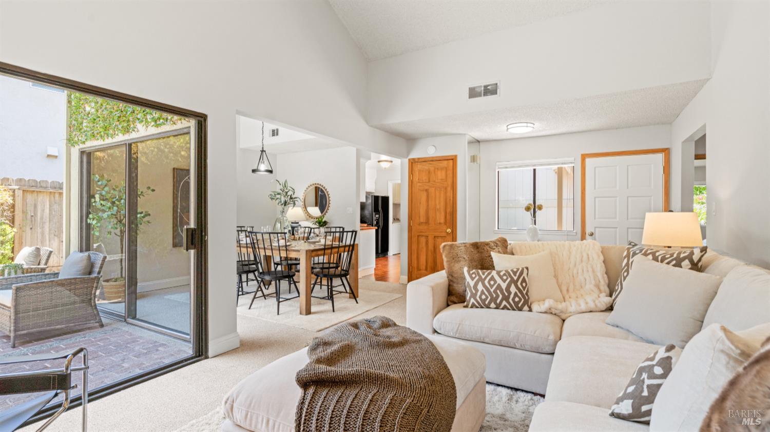Detail Gallery Image 9 of 34 For 467 San Marin Dr, Novato,  CA 94945 - 2 Beds | 1 Baths