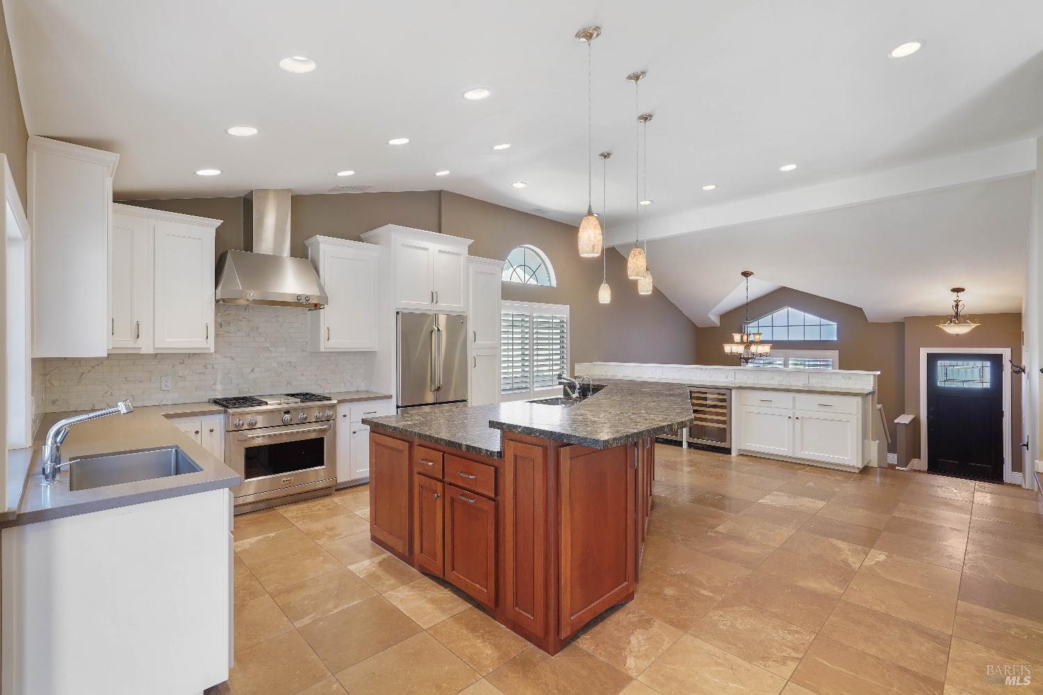 Detail Gallery Image 14 of 87 For 243 Lone Oak Dr, Vacaville,  CA 95688 - 4 Beds | 3 Baths