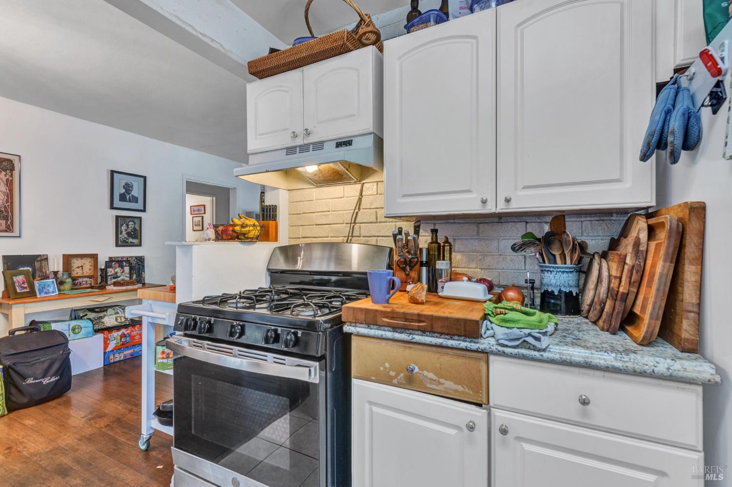 Detail Gallery Image 8 of 31 For 2720 Laurel St, Napa,  CA 94558 - – Beds | – Baths