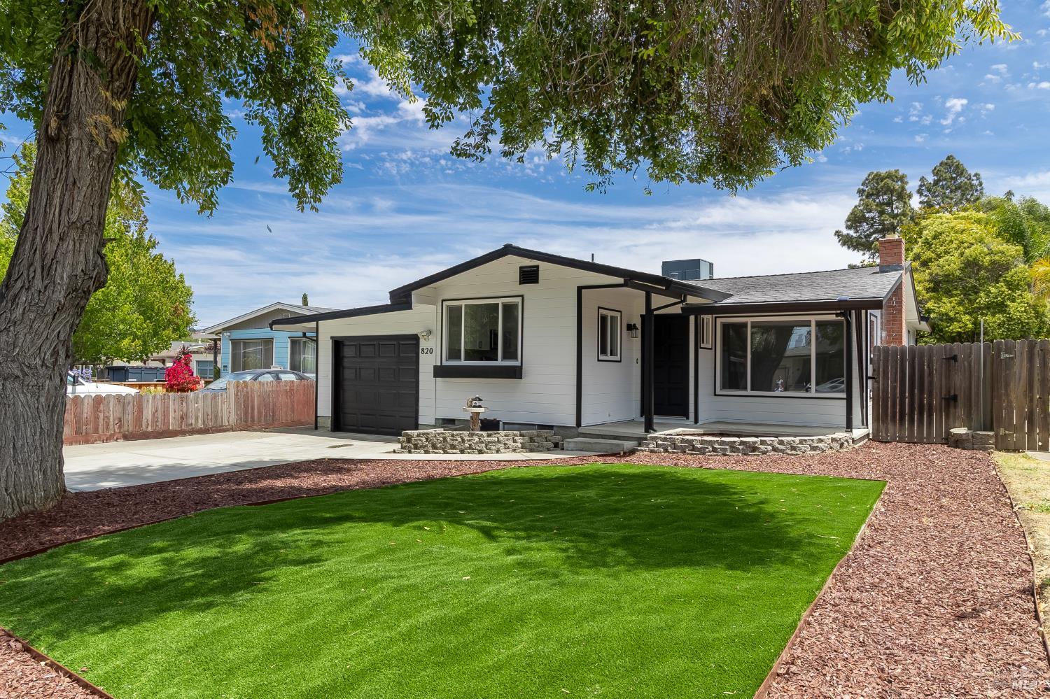 Detail Gallery Image 2 of 29 For 820 Annette Ave, Vallejo,  CA 94591 - 4 Beds | 2 Baths