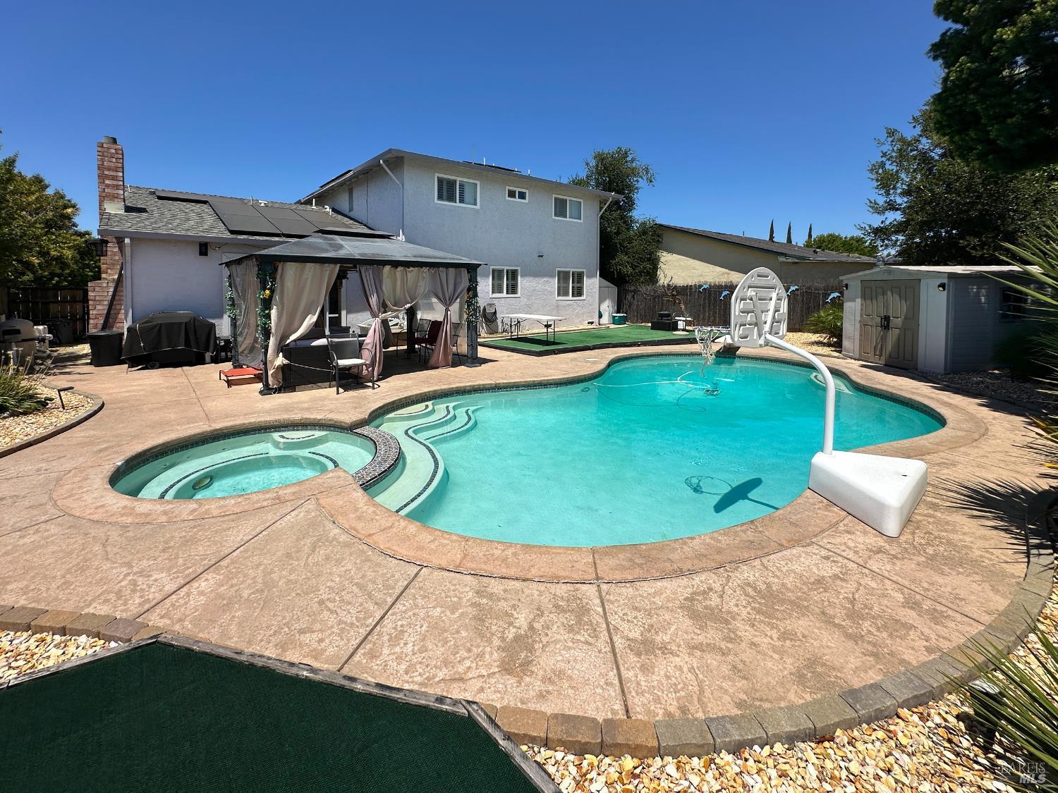 Detail Gallery Image 24 of 44 For 2098 Strauss Dr, Fairfield,  CA 94533 - 4 Beds | 2/1 Baths