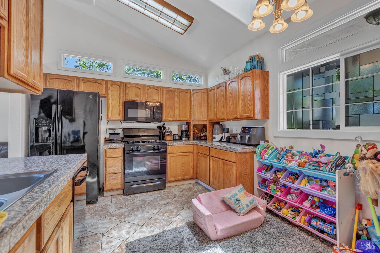 Detail Gallery Image 22 of 31 For 2720 Laurel St, Napa,  CA 94558 - – Beds | – Baths