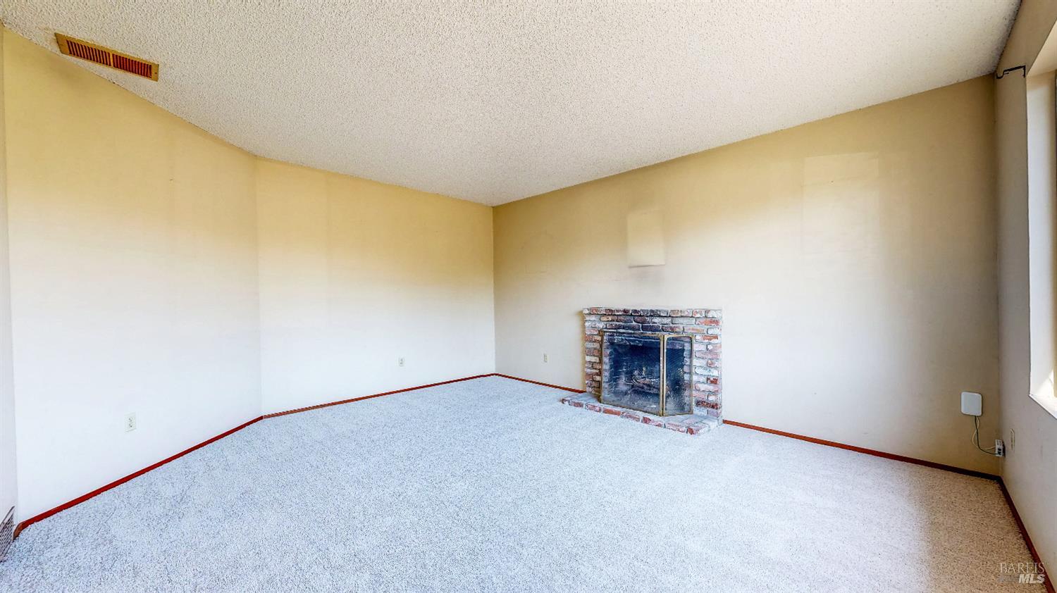 Detail Gallery Image 6 of 50 For 626 Ely Blvd, Petaluma,  CA 94954 - 3 Beds | 2 Baths