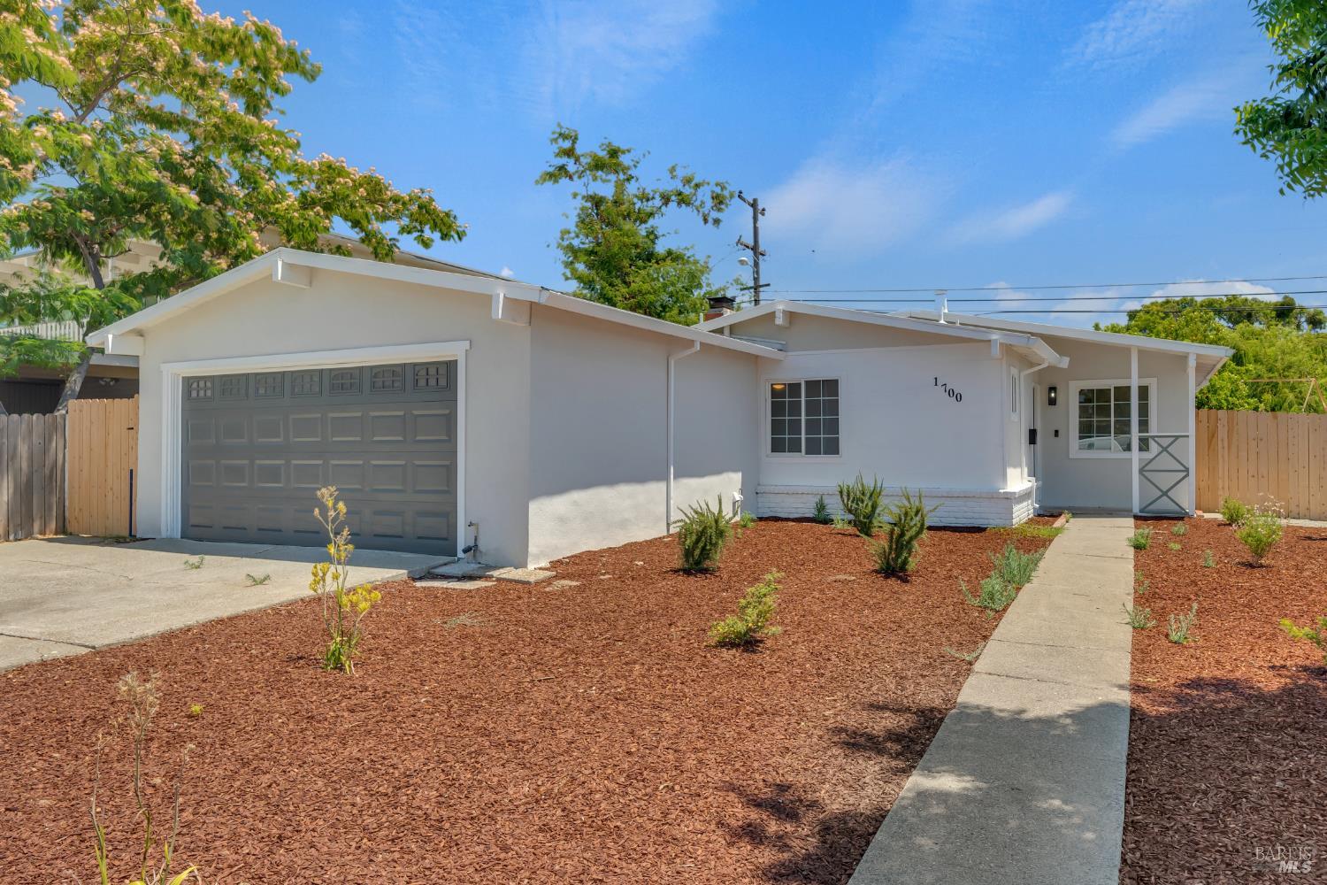 Detail Gallery Image 1 of 28 For 1700 Fillmore St, Fairfield,  CA 94533 - 3 Beds | 2 Baths