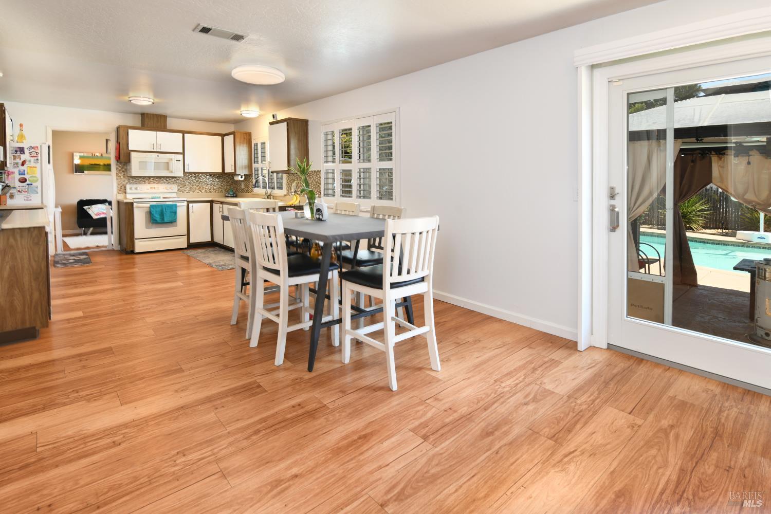 Detail Gallery Image 13 of 44 For 2098 Strauss Dr, Fairfield,  CA 94533 - 4 Beds | 2/1 Baths