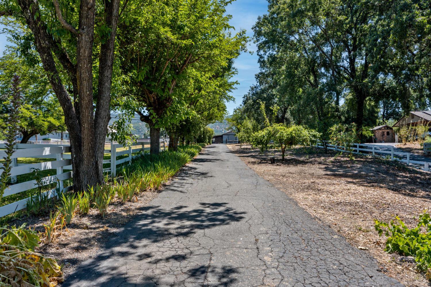 Detail Gallery Image 17 of 53 For 2650 Old River Rd, Ukiah,  CA 95482 - 2 Beds | 2 Baths