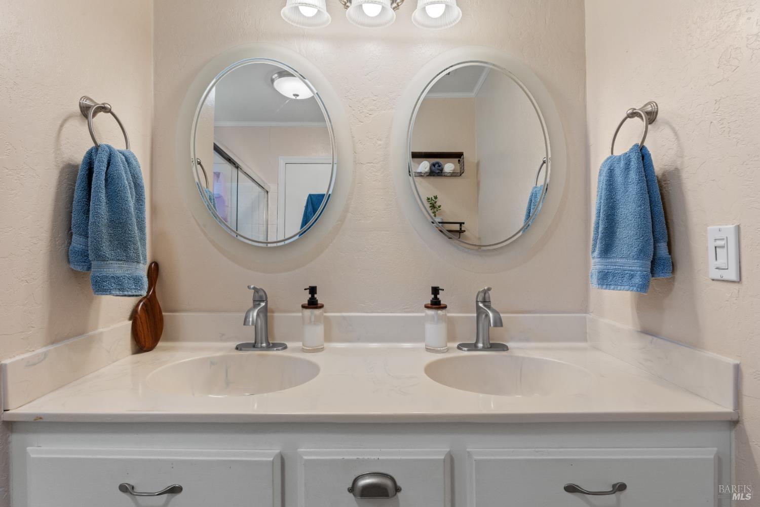 Detail Gallery Image 13 of 53 For 2650 Old River Rd, Ukiah,  CA 95482 - 2 Beds | 2 Baths