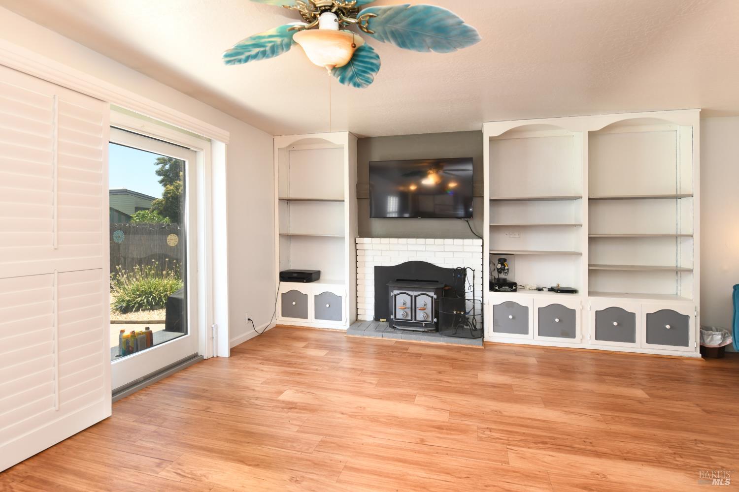 Detail Gallery Image 14 of 44 For 2098 Strauss Dr, Fairfield,  CA 94533 - 4 Beds | 2/1 Baths