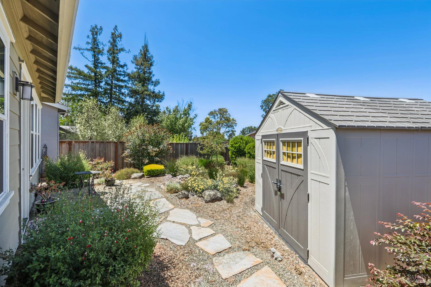 Detail Gallery Image 27 of 29 For 1737 Linden Ln, Santa Rosa,  CA 95404 - 3 Beds | 2/1 Baths