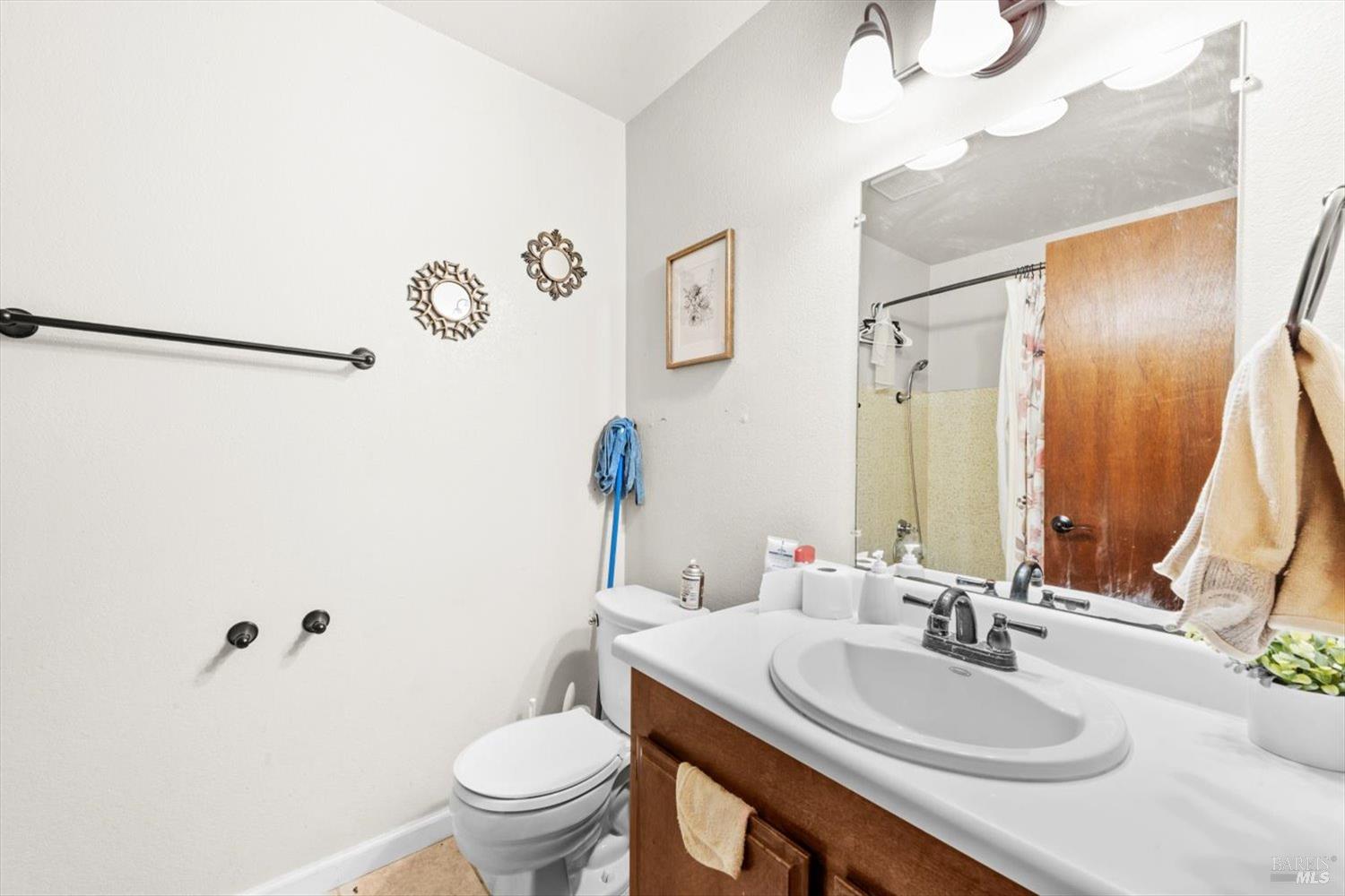 Detail Gallery Image 18 of 31 For 320 Serrano Ct, Fairfield,  CA 94533 - 4 Beds | 2 Baths