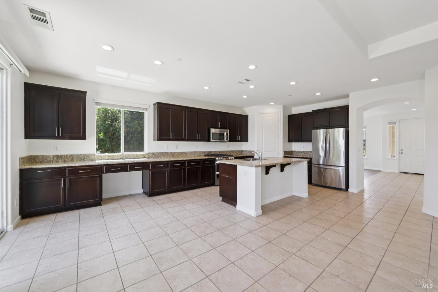 Detail Gallery Image 8 of 48 For 1864 Boardsman Way, Fairfield,  CA 94533 - 4 Beds | 2/1 Baths