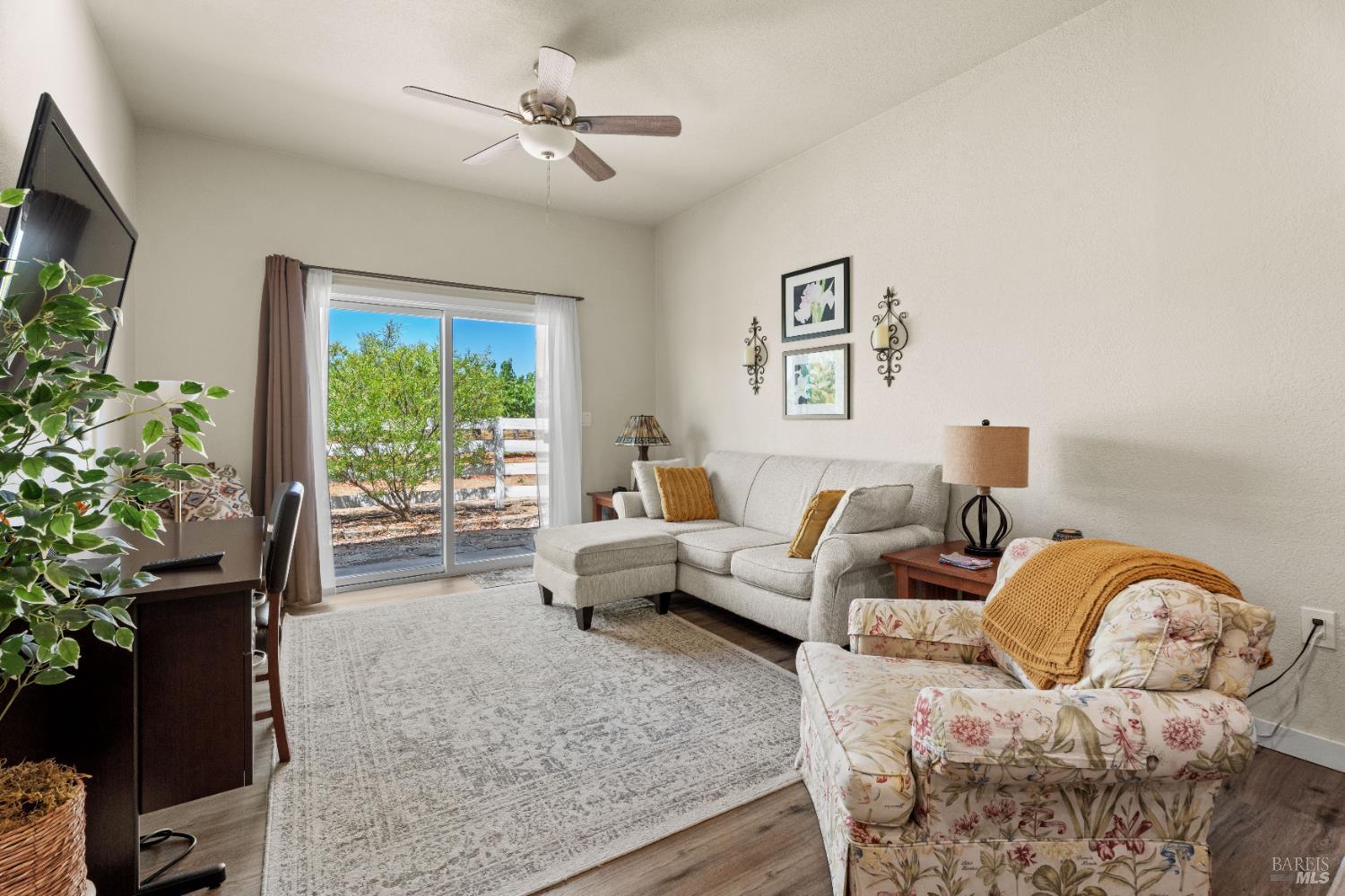 Detail Gallery Image 23 of 53 For 2650 Old River Rd, Ukiah,  CA 95482 - 2 Beds | 2 Baths