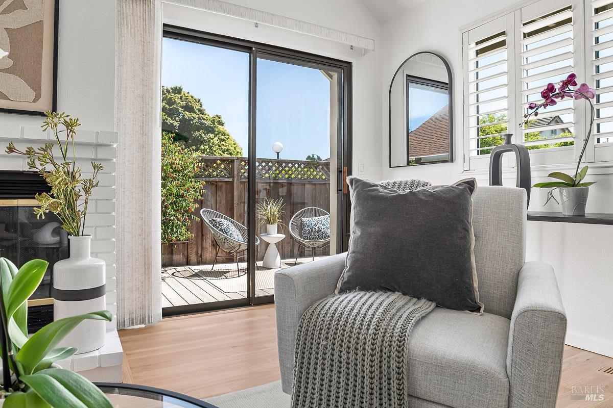 Detail Gallery Image 11 of 29 For 1473 Capri Ave, Petaluma,  CA 94954 - 3 Beds | 2 Baths