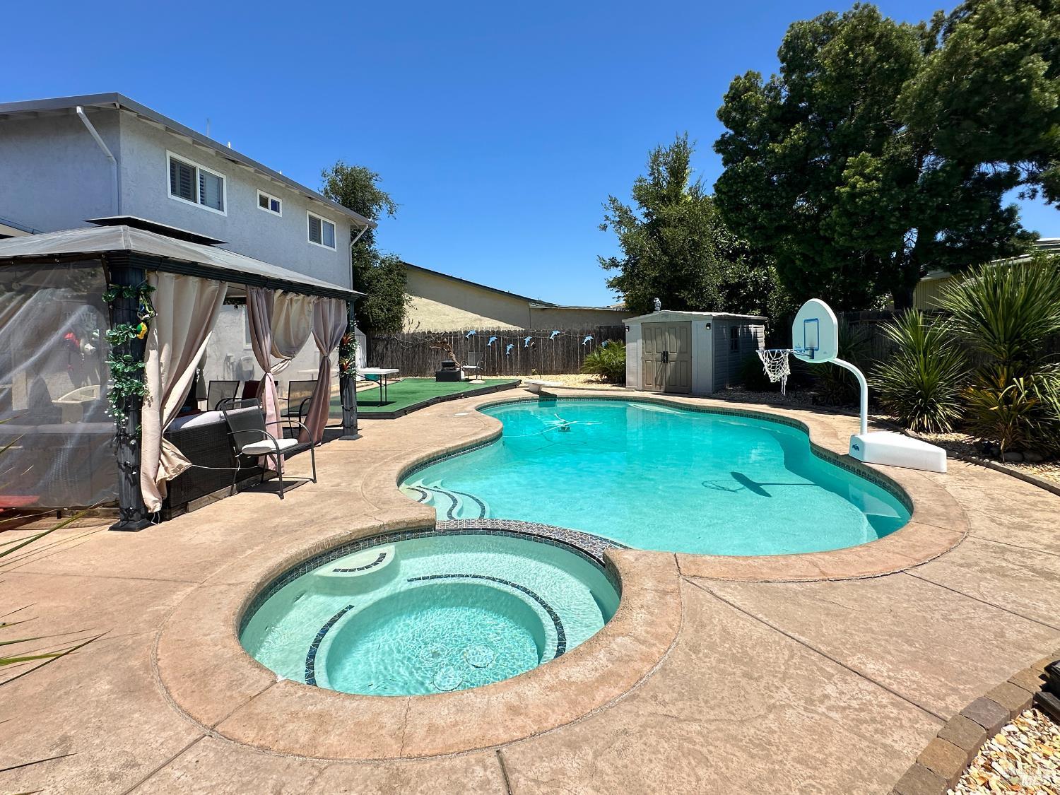Detail Gallery Image 28 of 44 For 2098 Strauss Dr, Fairfield,  CA 94533 - 4 Beds | 2/1 Baths