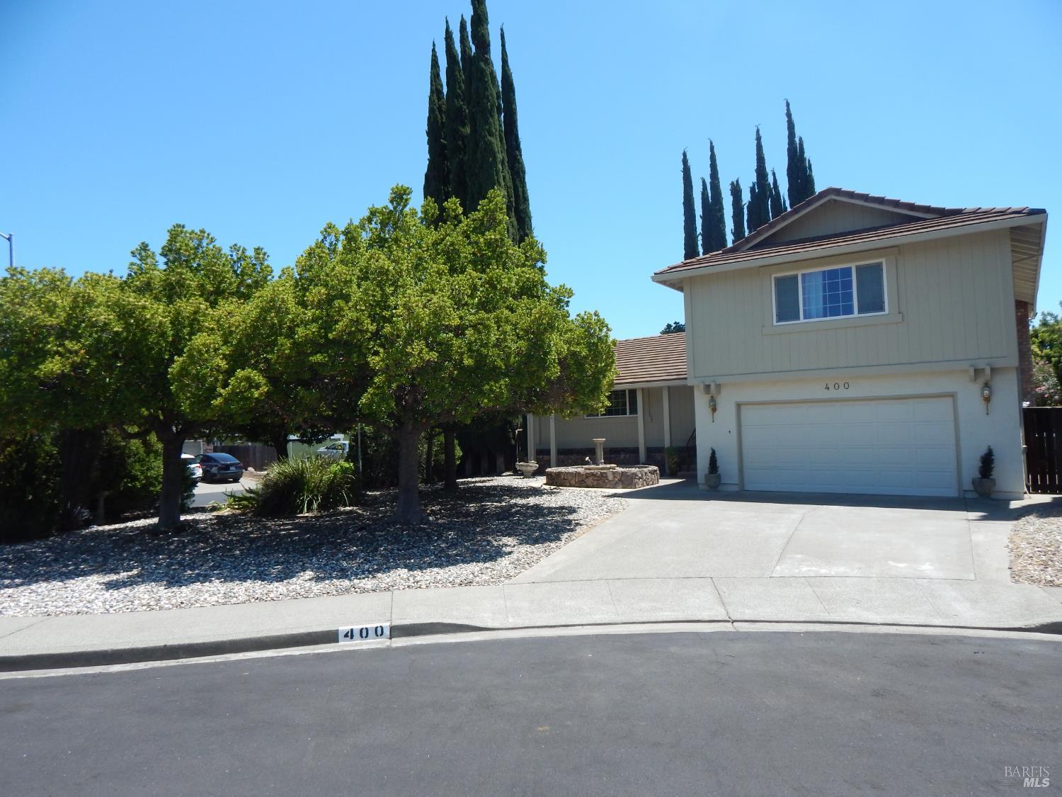 Detail Gallery Image 2 of 59 For 400 Seville Pl, Vacaville,  CA 95688 - 4 Beds | 2/1 Baths