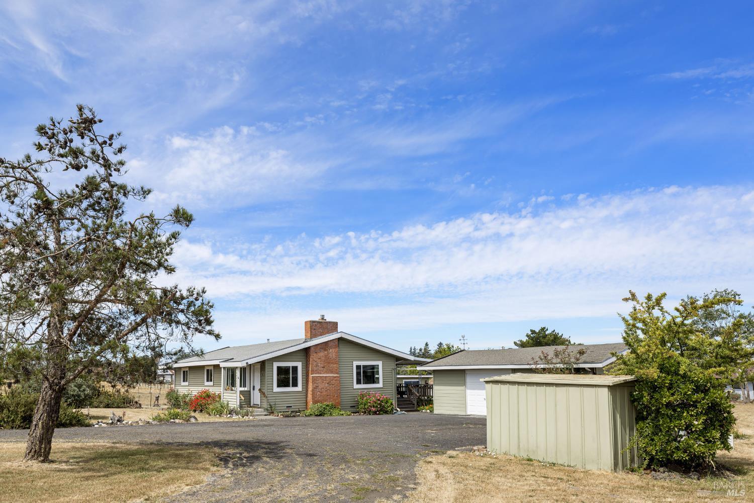 Detail Gallery Image 3 of 40 For 8455 Brand Ln, Penngrove,  CA 94951 - 3 Beds | 2 Baths