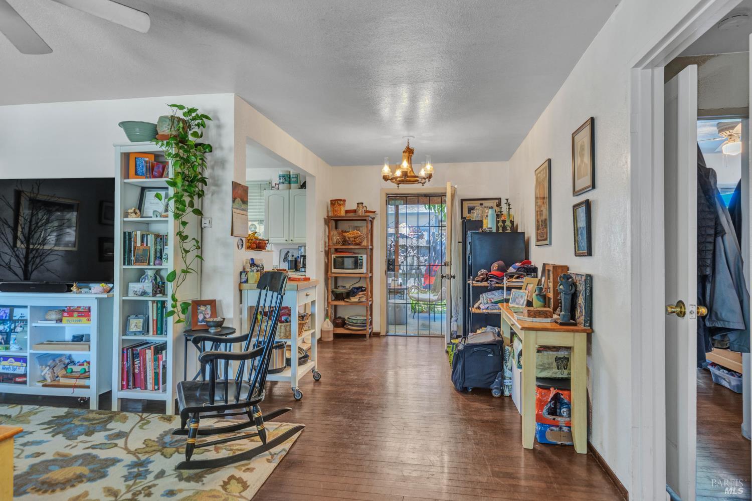 Detail Gallery Image 3 of 31 For 2720 Laurel St, Napa,  CA 94558 - – Beds | – Baths