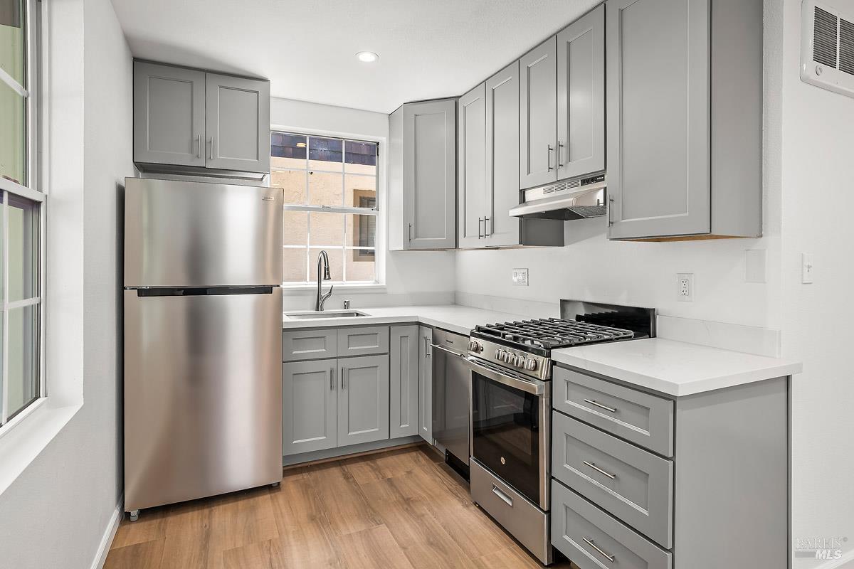 Detail Gallery Image 8 of 37 For 523 B St, San Rafael,  CA 94901 - 7 Beds | 4 Baths