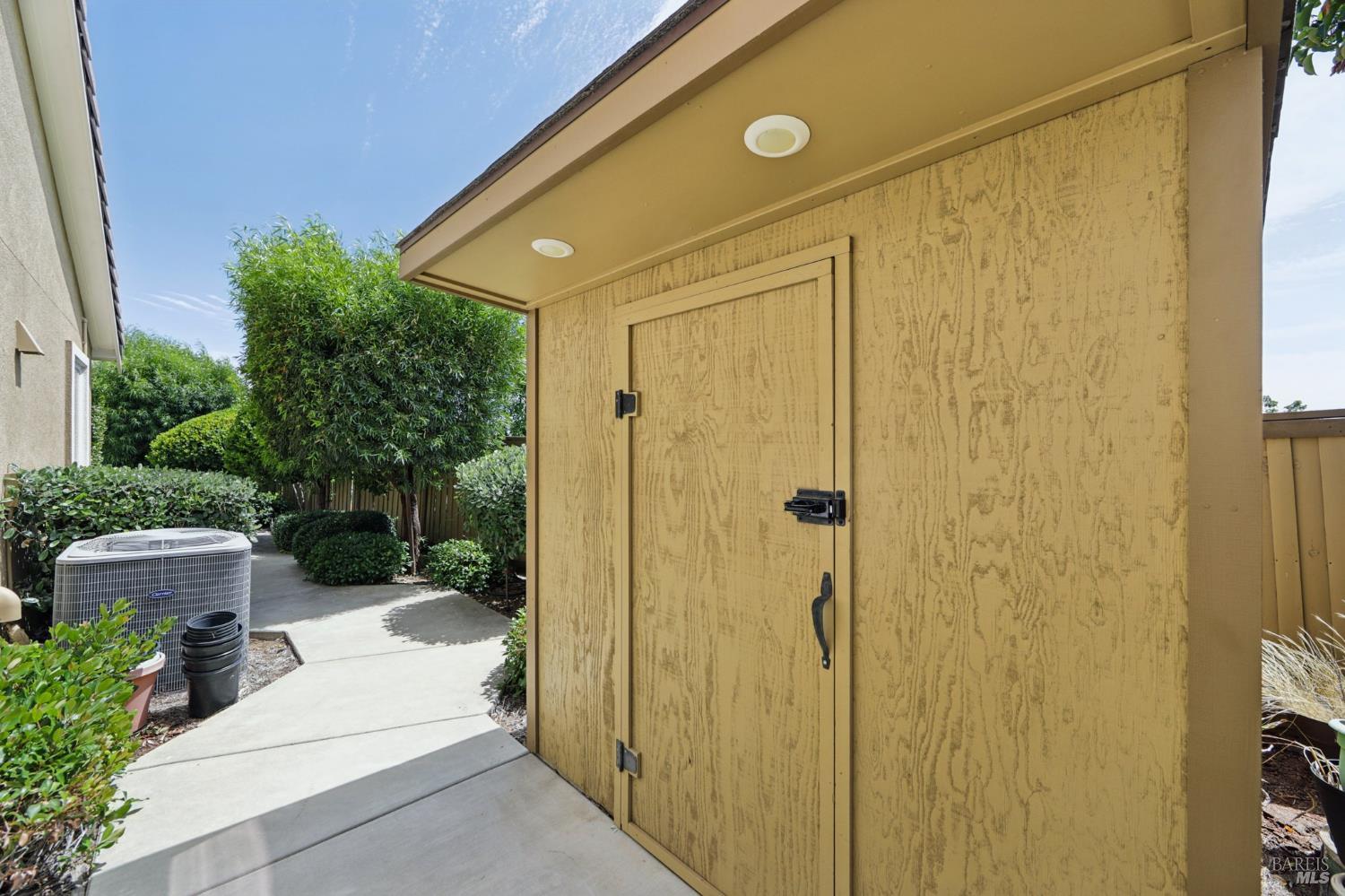 Detail Gallery Image 38 of 48 For 1864 Boardsman Way, Fairfield,  CA 94533 - 4 Beds | 2/1 Baths