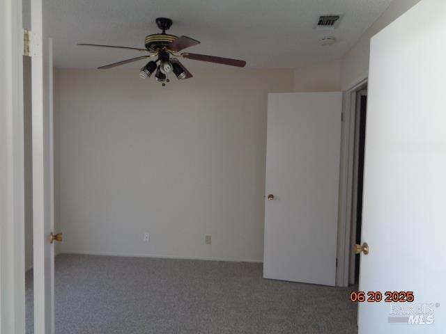 Detail Gallery Image 4 of 7 For 272 Newport Cir, Vacaville,  CA 95687 - 4 Beds | 2 Baths