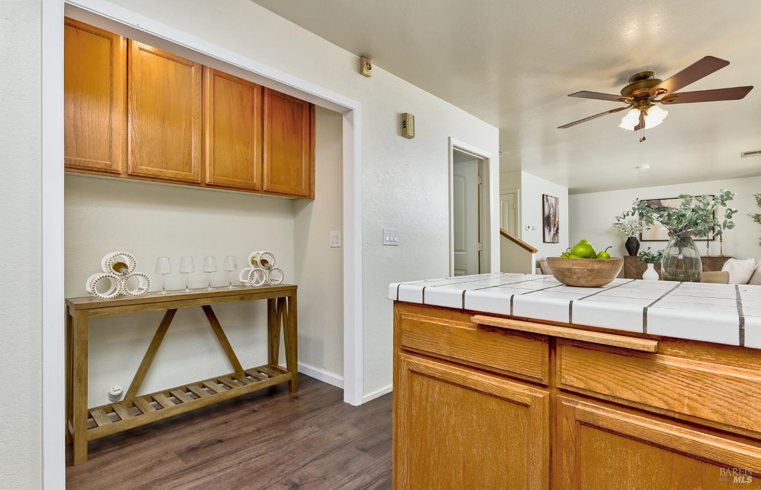 Detail Gallery Image 7 of 29 For 1325 Angela Ct, Dixon,  CA 95620 - 3 Beds | 2/1 Baths