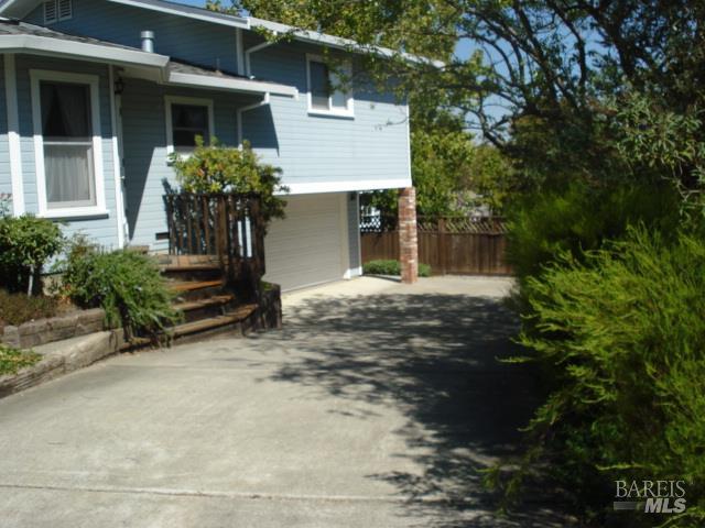 Detail Gallery Image 3 of 9 For 510 Wellington Way, Vacaville,  CA 95688 - 3 Beds | 2 Baths