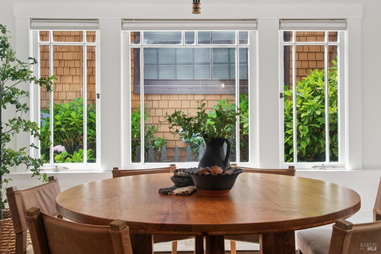 Detail Gallery Image 16 of 46 For 20 Scenic Rd, Fairfax,  CA 94930 - 2 Beds | 1 Baths