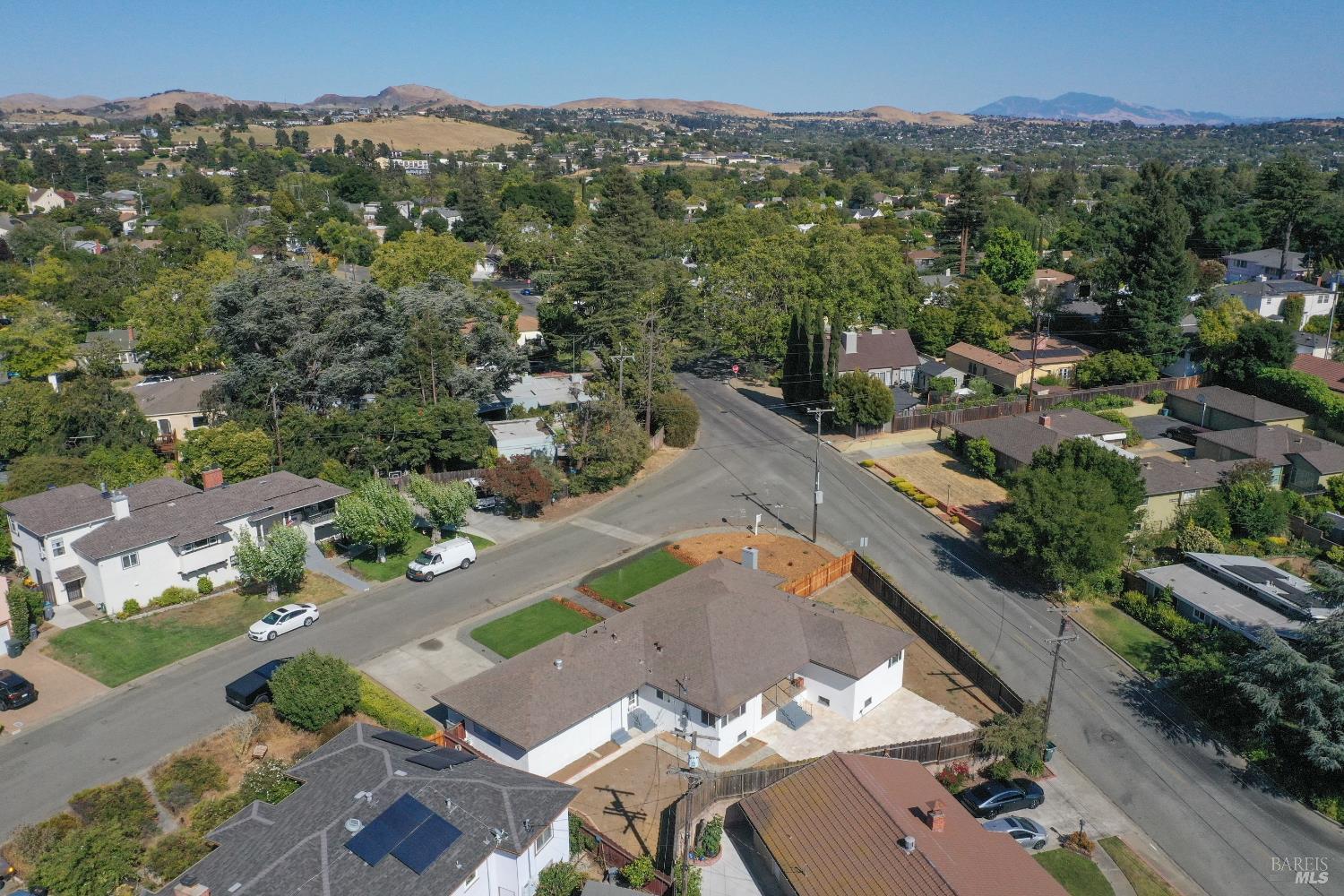Detail Gallery Image 4 of 64 For 406 El Camino Real Unkn, Vallejo,  CA 94590 - 3 Beds | 2 Baths