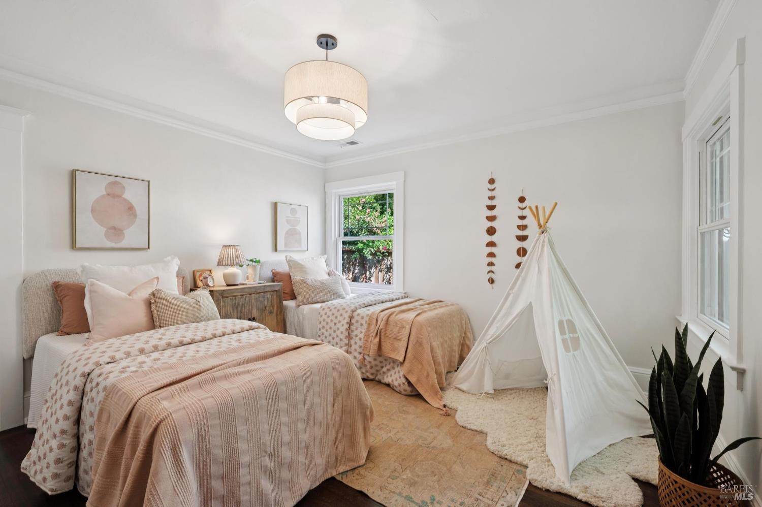 Detail Gallery Image 29 of 46 For 20 Scenic Rd, Fairfax,  CA 94930 - 2 Beds | 1 Baths