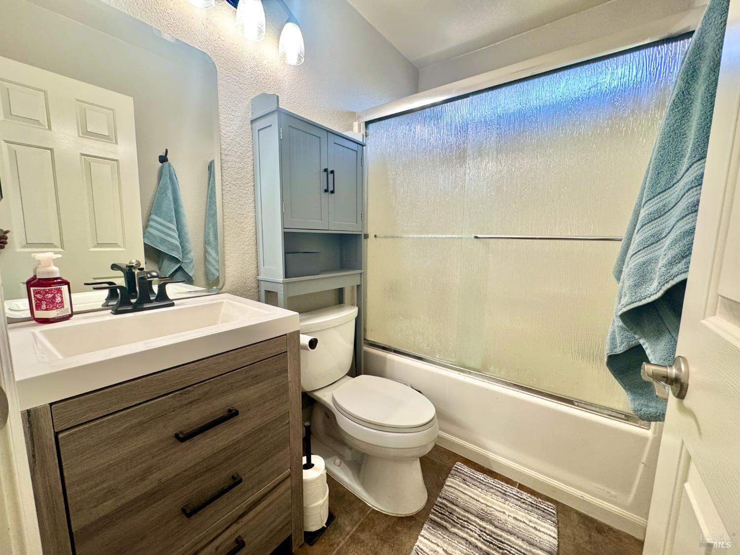 Detail Gallery Image 26 of 39 For 536 Blarney Cir, Vacaville,  CA 95688 - 4 Beds | 2/1 Baths