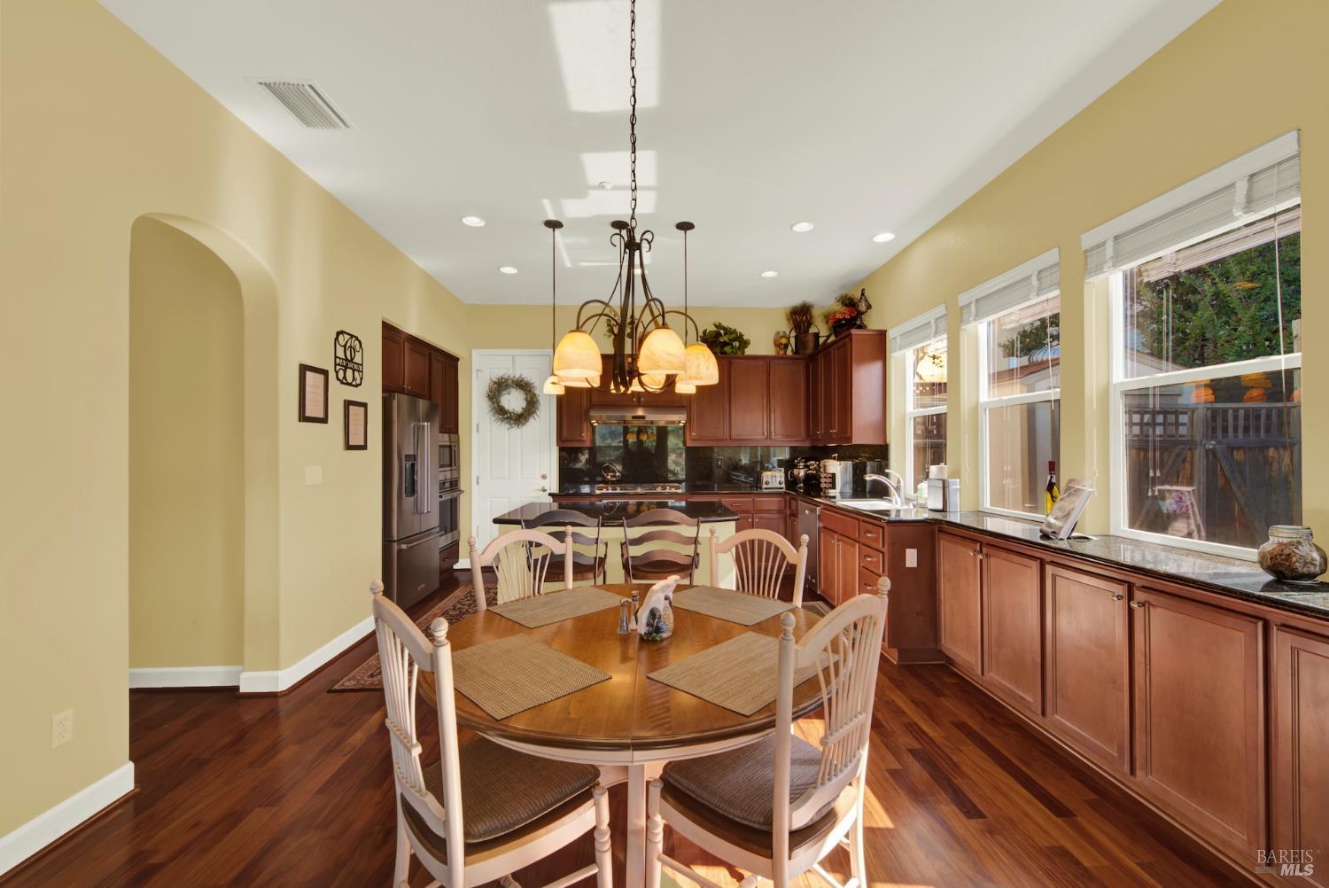 Detail Gallery Image 35 of 93 For 3337 Spyglass Ct, Fairfield,  CA 94534 - 4 Beds | 2/1 Baths