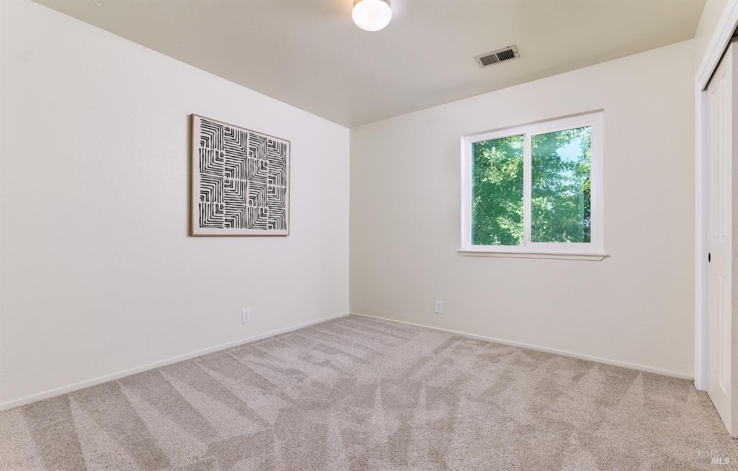 Detail Gallery Image 19 of 29 For 1325 Angela Ct, Dixon,  CA 95620 - 3 Beds | 2/1 Baths