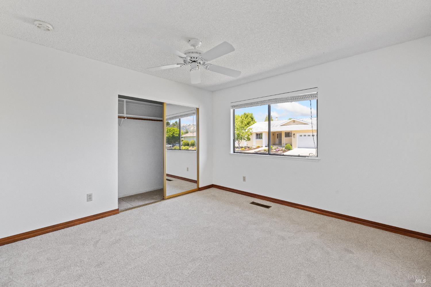 Detail Gallery Image 26 of 48 For 8819 Hood Mountain Way, Santa Rosa,  CA 95409 - 3 Beds | 2 Baths