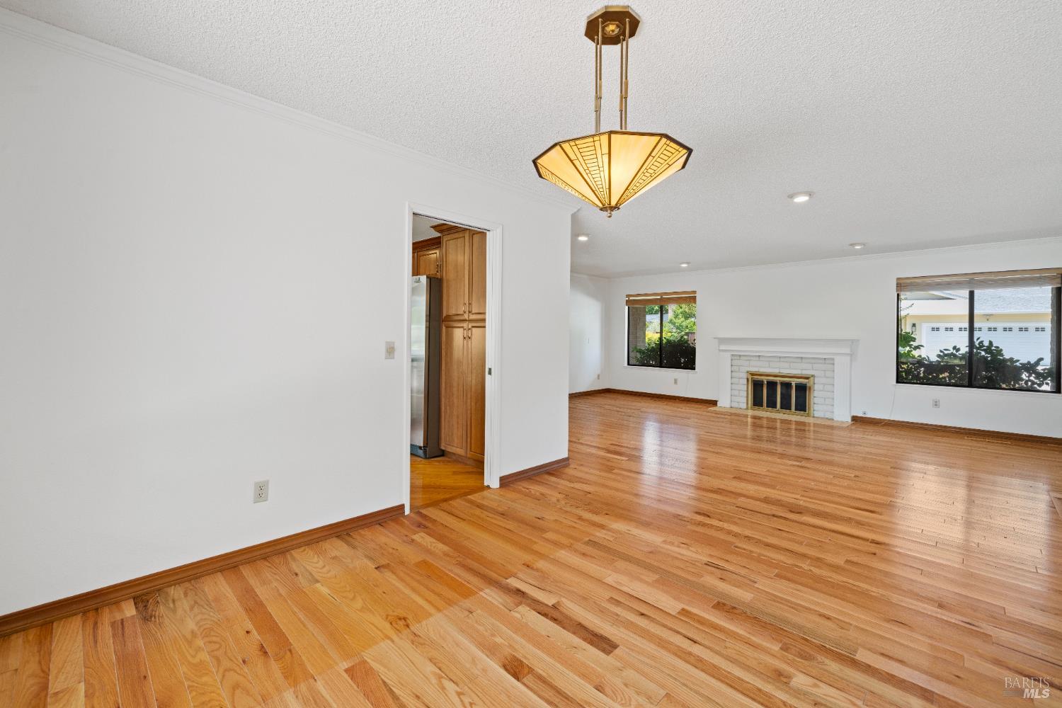 Detail Gallery Image 7 of 48 For 8819 Hood Mountain Way, Santa Rosa,  CA 95409 - 3 Beds | 2 Baths