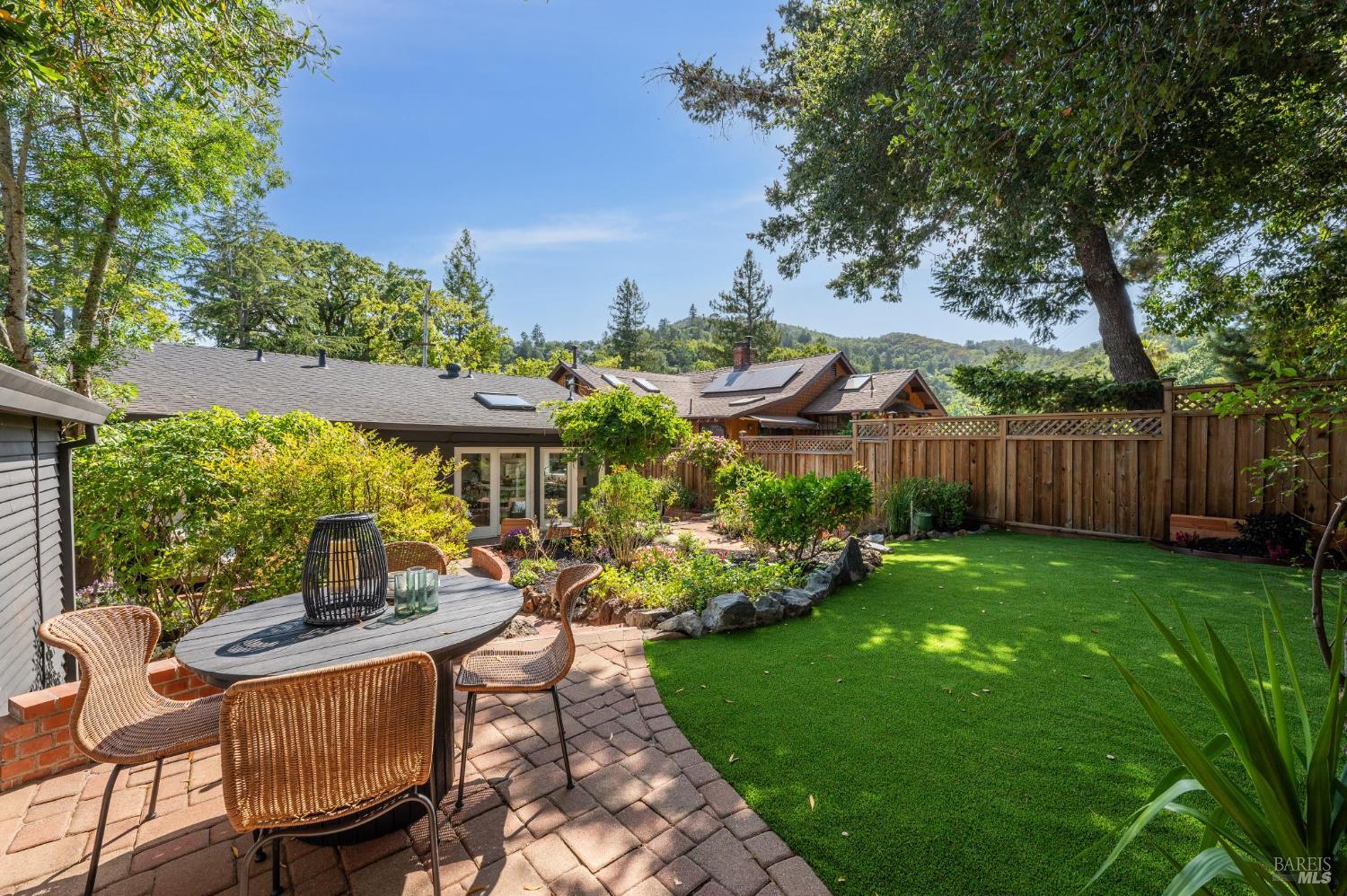 Detail Gallery Image 37 of 46 For 20 Scenic Rd, Fairfax,  CA 94930 - 2 Beds | 1 Baths