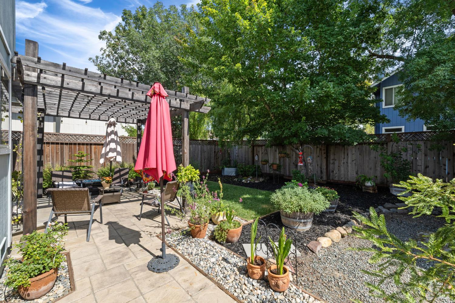 Detail Gallery Image 32 of 48 For 2344 Donahue Ave, Santa Rosa,  CA 95401 - 3 Beds | 2/1 Baths