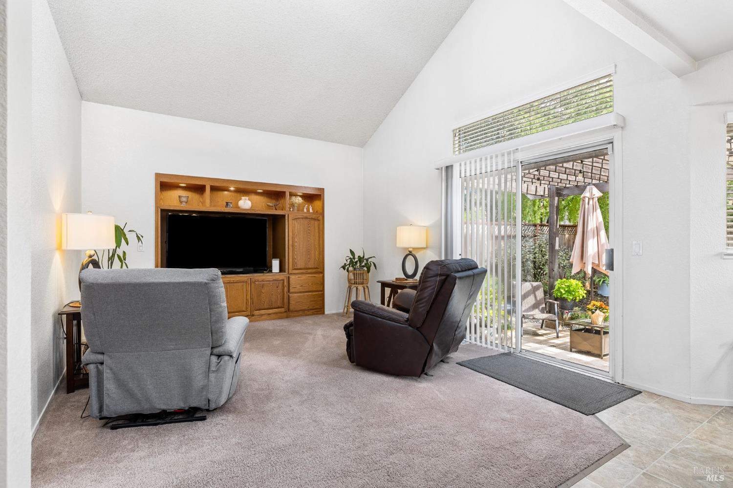 Detail Gallery Image 22 of 48 For 2344 Donahue Ave, Santa Rosa,  CA 95401 - 3 Beds | 2/1 Baths