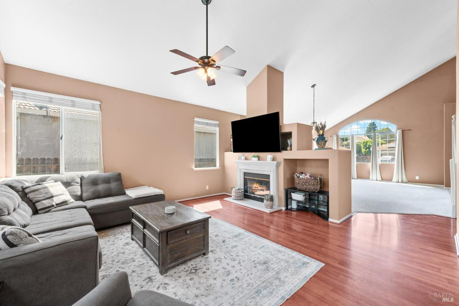 Detail Gallery Image 12 of 63 For 273 Lisburn Way, Vacaville,  CA 95688 - 5 Beds | 3 Baths