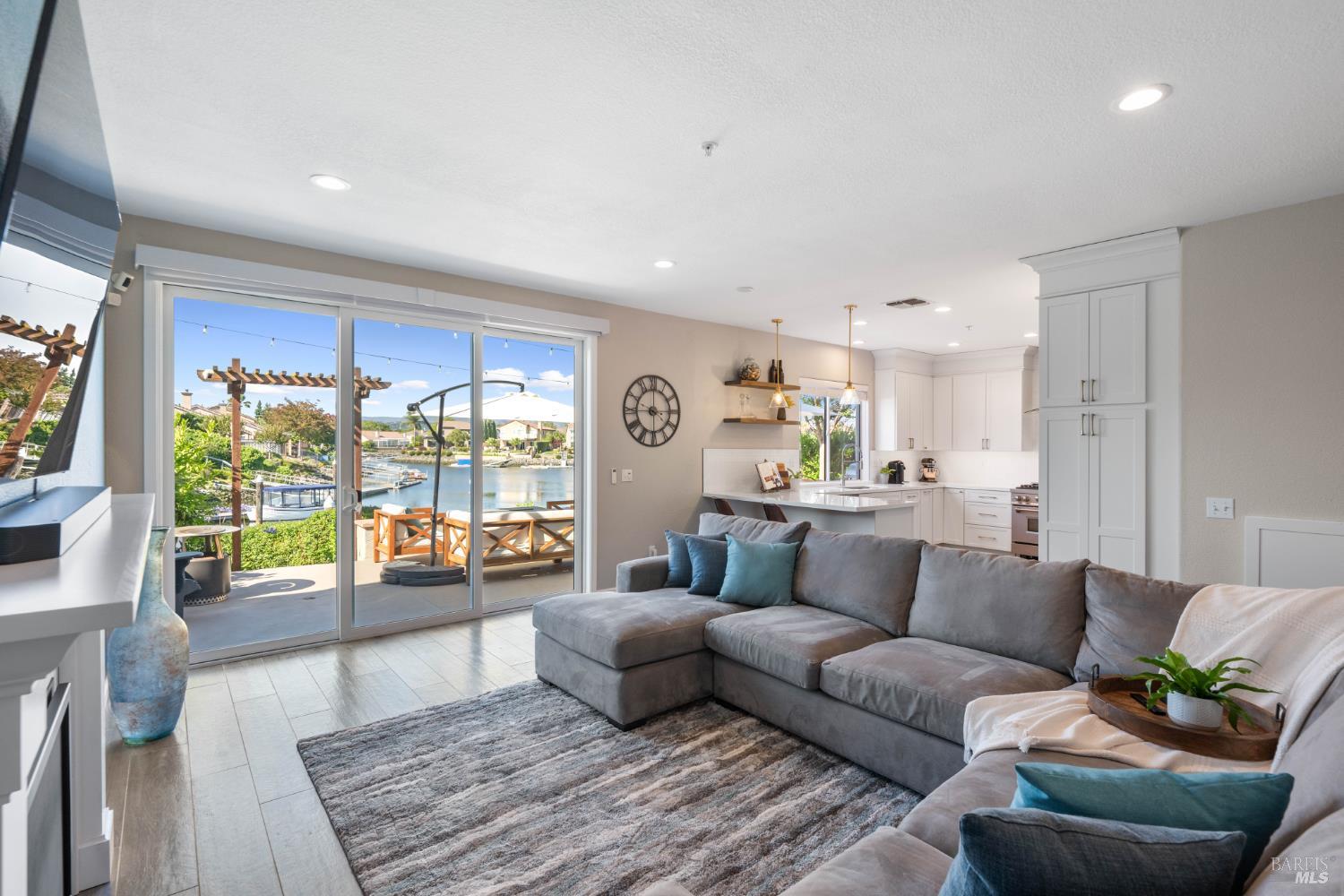 Detail Gallery Image 27 of 95 For 90 S Newport Dr, Napa,  CA 94559 - 4 Beds | 2/1 Baths