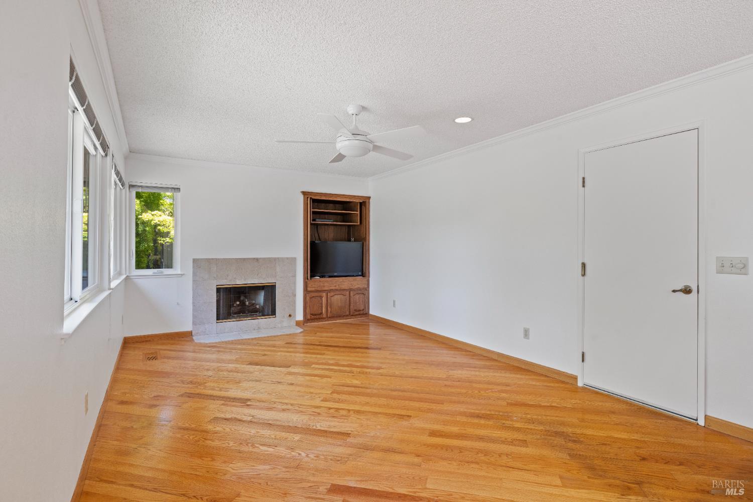 Detail Gallery Image 21 of 48 For 8819 Hood Mountain Way, Santa Rosa,  CA 95409 - 3 Beds | 2 Baths