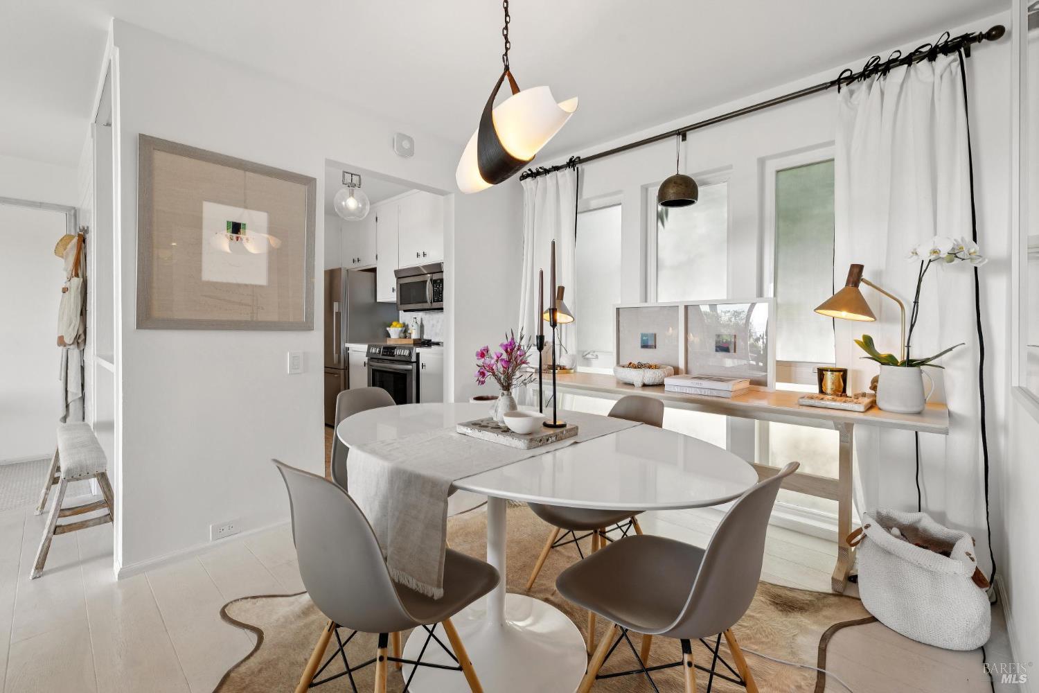 Detail Gallery Image 10 of 30 For 45 Harbor Oak Dr #14,  Tiburon,  CA 94920 - 1 Beds | 1 Baths